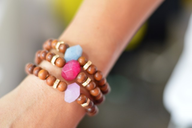 Lola James arm party